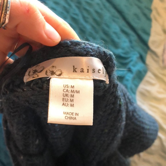 Sweater - Picture 3 of 3